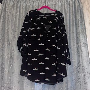 Torrid 3/4 sleeve dogs in Cadillacs tab sleeve blouse with pockets